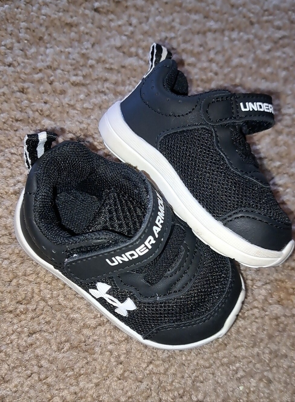 Under Armour Toddler Black & White Hook-and-Loop Sneakers